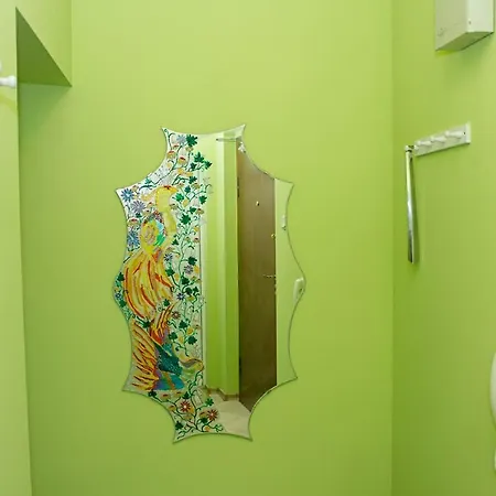 Lime - Fresh 1-bedroom In A Lively Area *