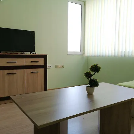 Lime - Fresh 1-bedroom In A Lively Area Apartment