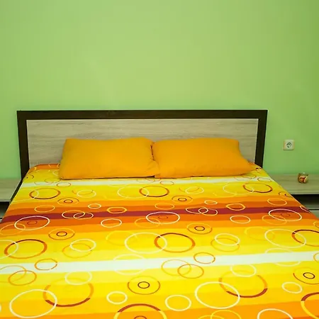Lime - Fresh 1-bedroom In A Lively Area Apartment *